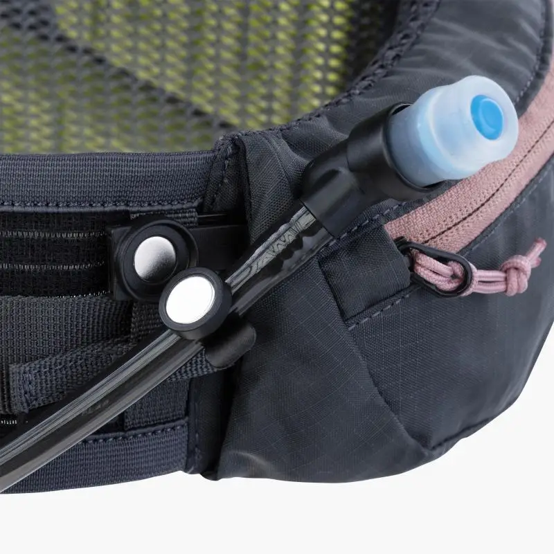 Evoc Hip Pack Pro 3L + 1,5L Bladder dustypink – Bild 6