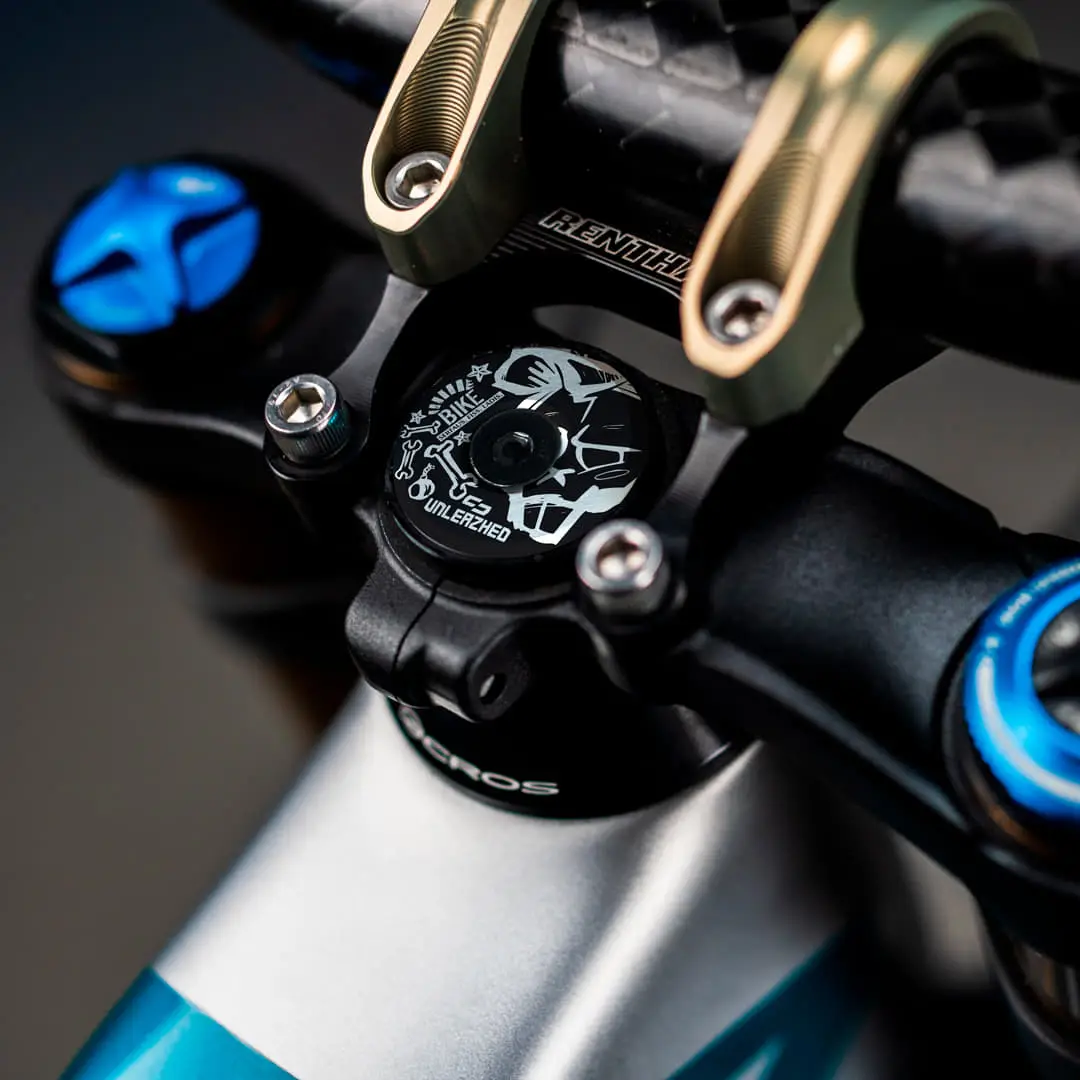 Unleazhed Top Cap AL01 edition serfauss fiss ladis black - Steuersatz-Abschlusskappe – Bild 2