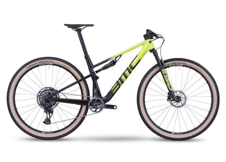 bmc-23-10503-008-bmc-fourstroke-01-two-mountain-bikes-1