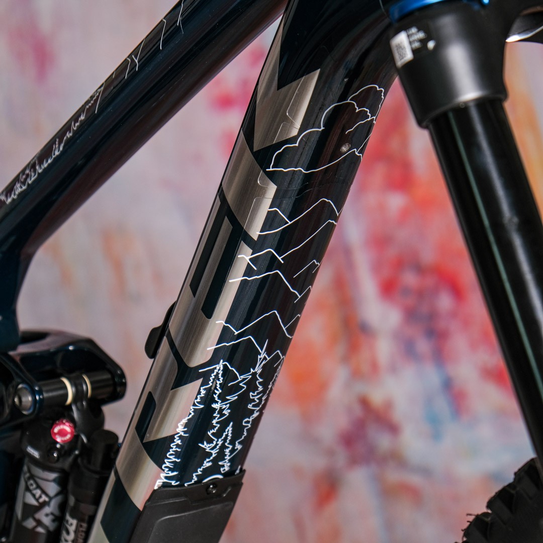 Unleazhed Rahmenschutzfolie XXL jasper jauch forest white glossy – Bild 3