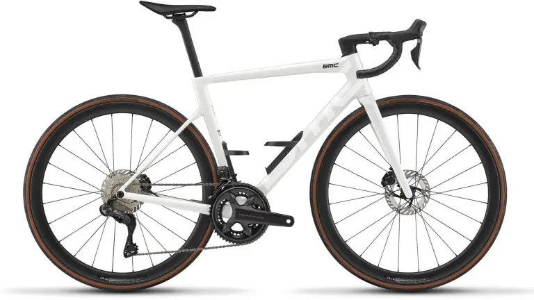bmc-2027-teammachine-slr-01-six-road-bike-white-1_9aea7799-421f-4ed7-b25d-bb7b5271d7d6_1800x1800
